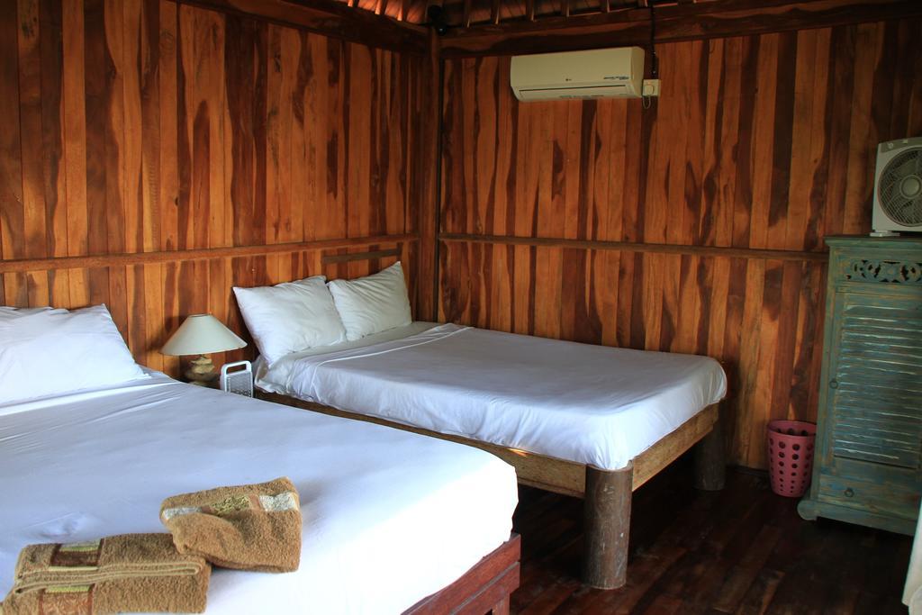 Jennys Place Hotel Nusa Lembongan  Bilik gambar